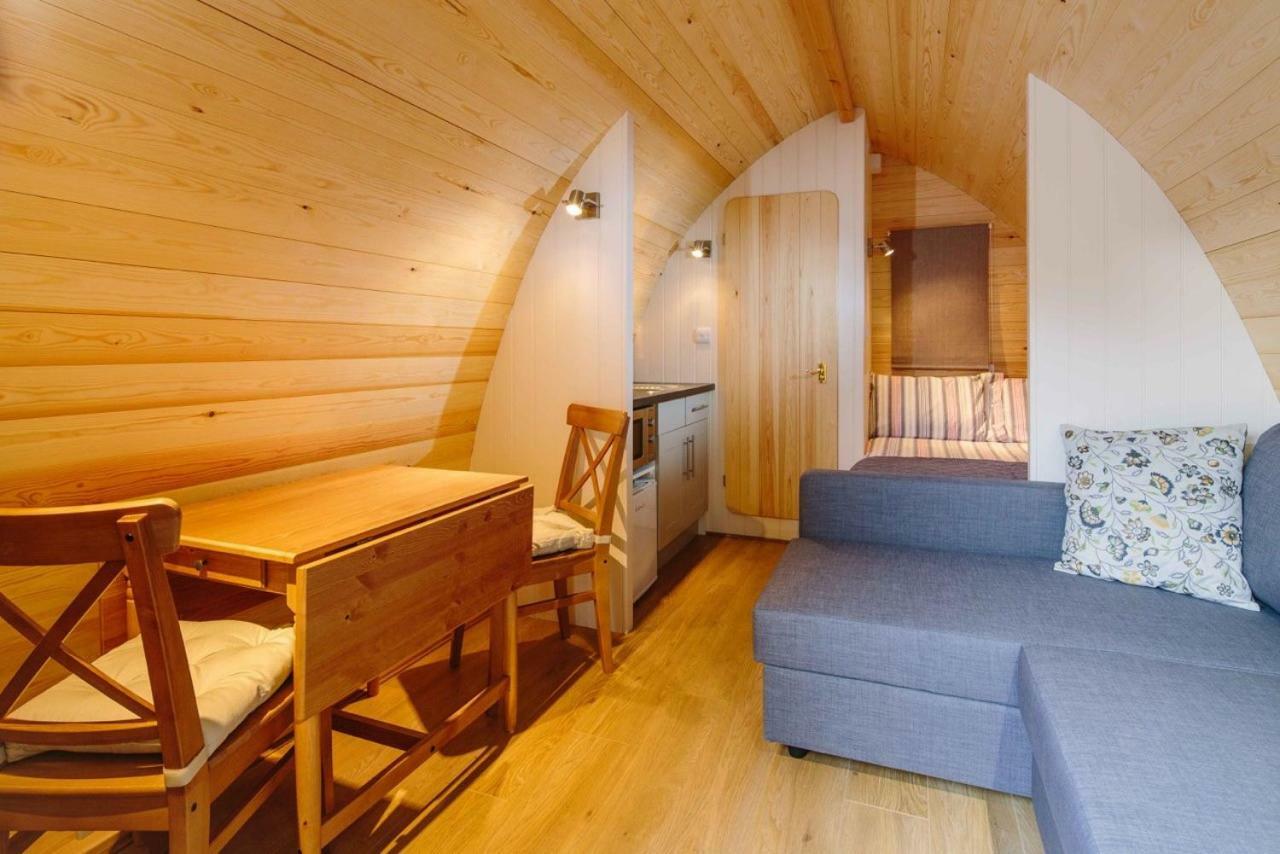 Hotel Lupin Glamping Pod à Cheltenham Extérieur photo