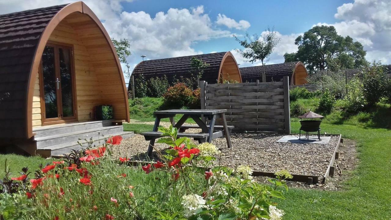 Hotel Lupin Glamping Pod à Cheltenham Extérieur photo